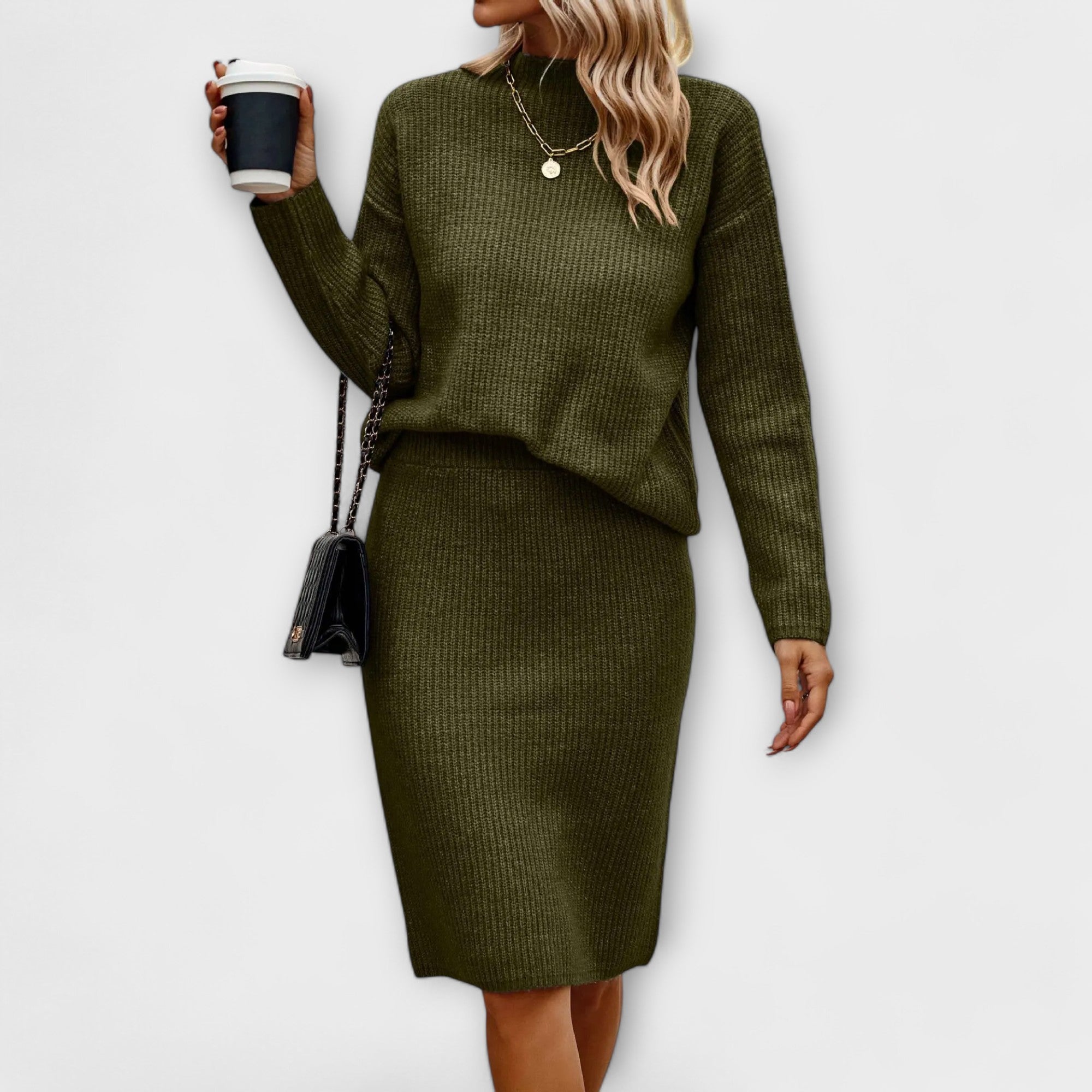 Complète avec un pull et une jupe deux pièces